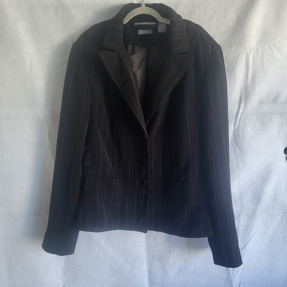 Requirements Jackets & Blazers - woman's requirements stretch blazer jacket size 8 black pinstripe
